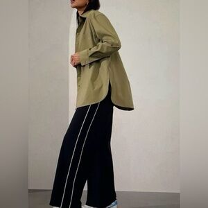 Athleta Midday Relaxed Poplin button-up shirt green in size XS. New